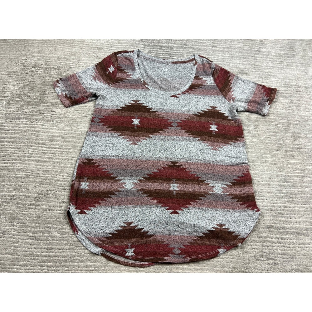 Maurice's 24/7 T-Shirt Womens L Grey Burgundy Southwestern Aztec Scoop Neck Top
